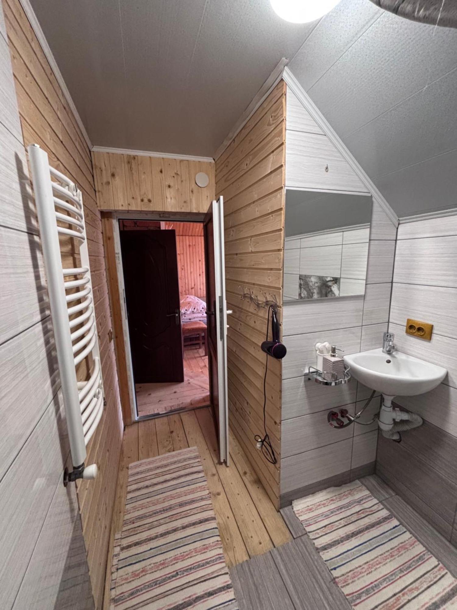 Hotel Gostynna Rodyna Izky Exterior foto